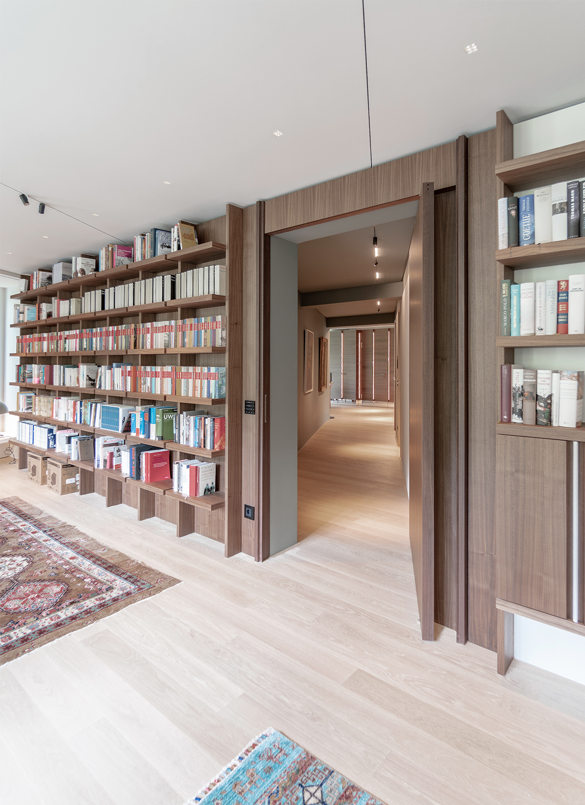 richard-moessmer-wohnung-02-bibliothek